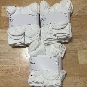 Nike Classic White Athletic Crew Socks